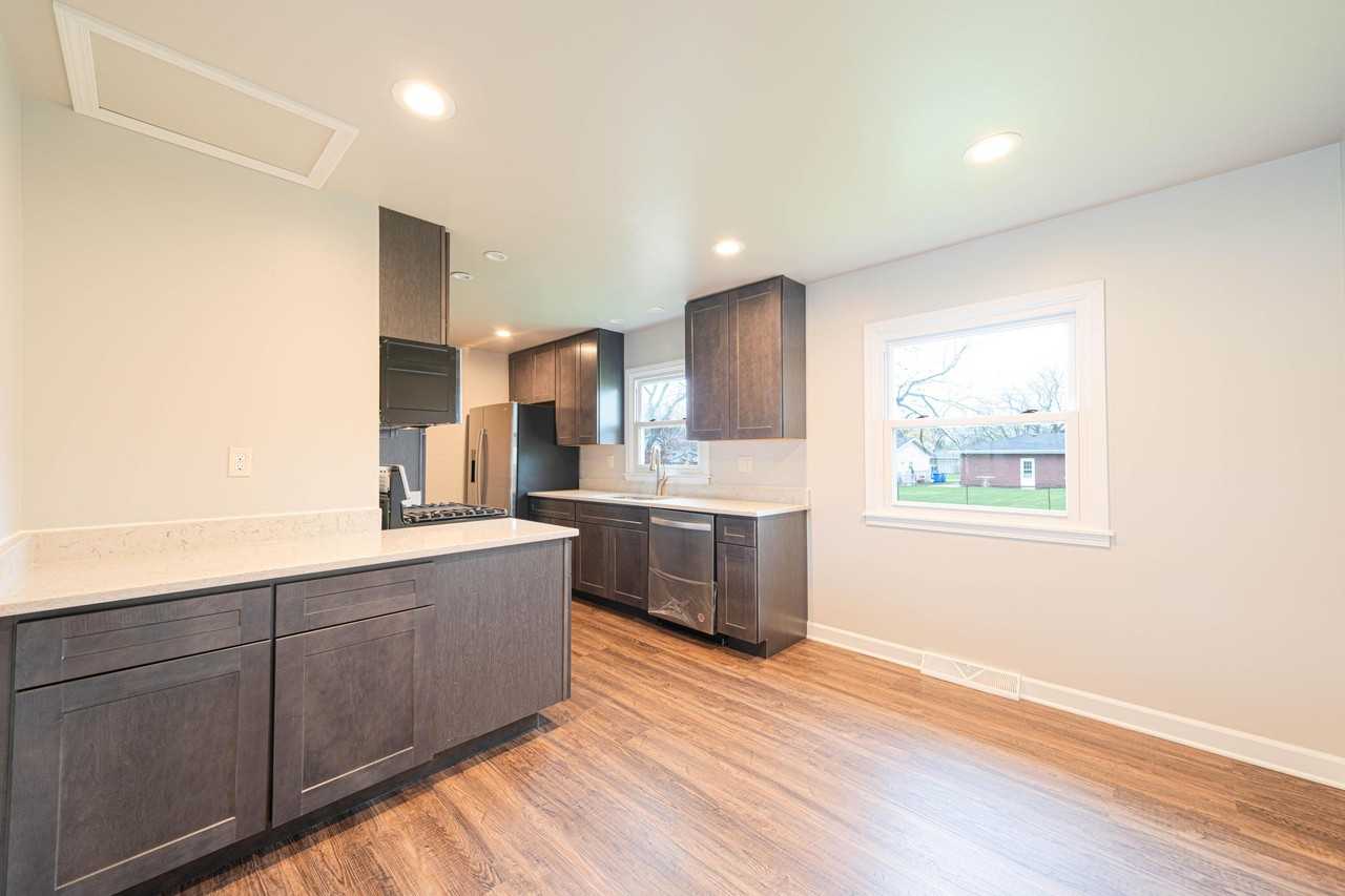 401 Michele Ave - Photo 3 of 21