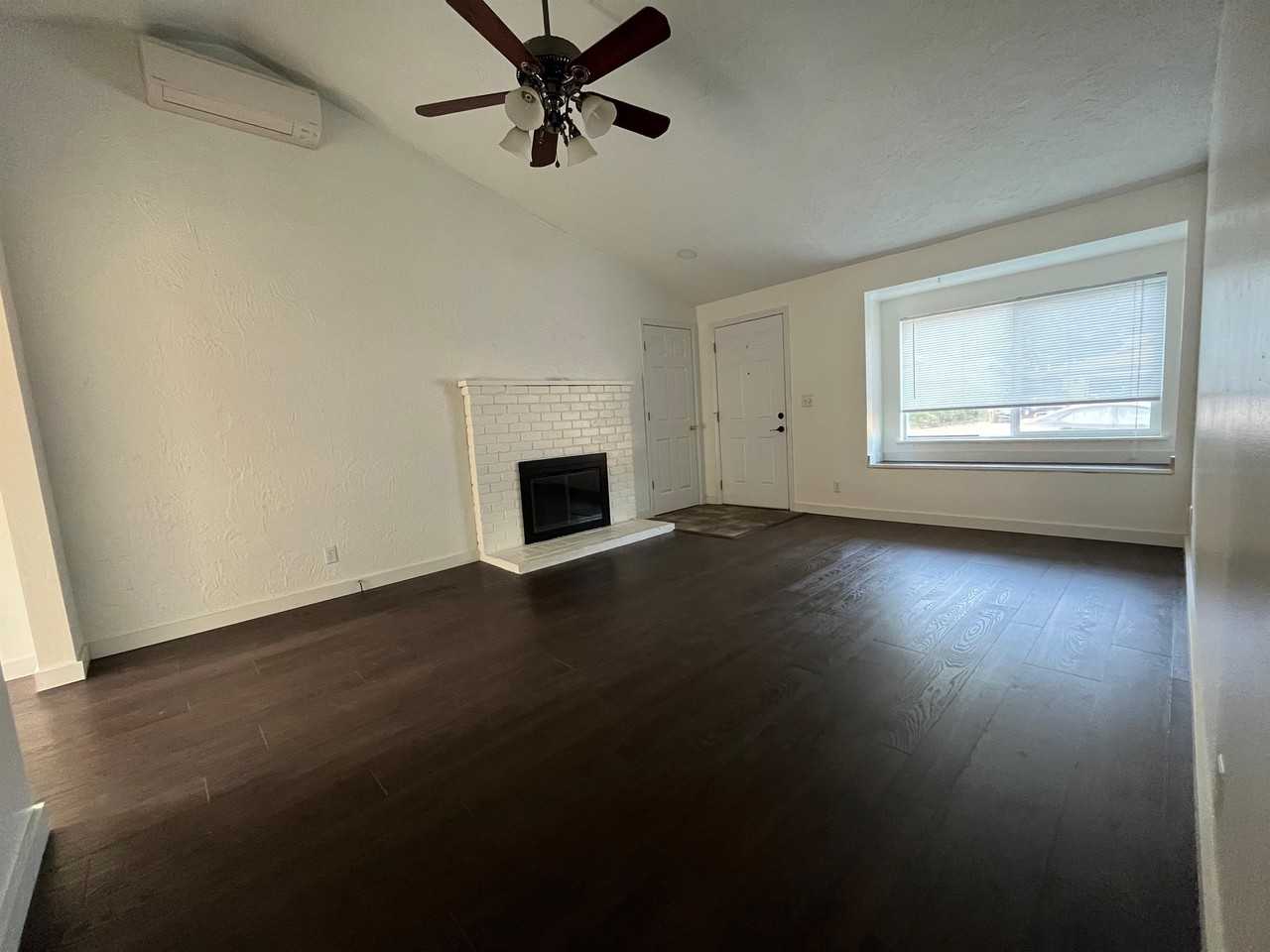 6845 F St - Photo 5 of 29