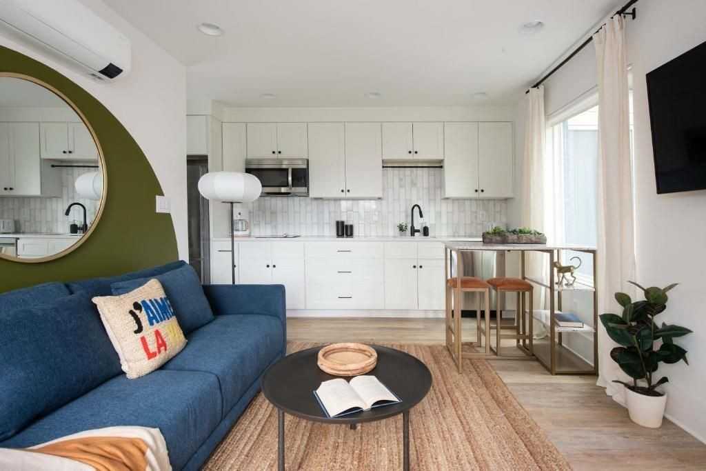 542 Boulevard Pl Ne ##D - Photo 3 of 31