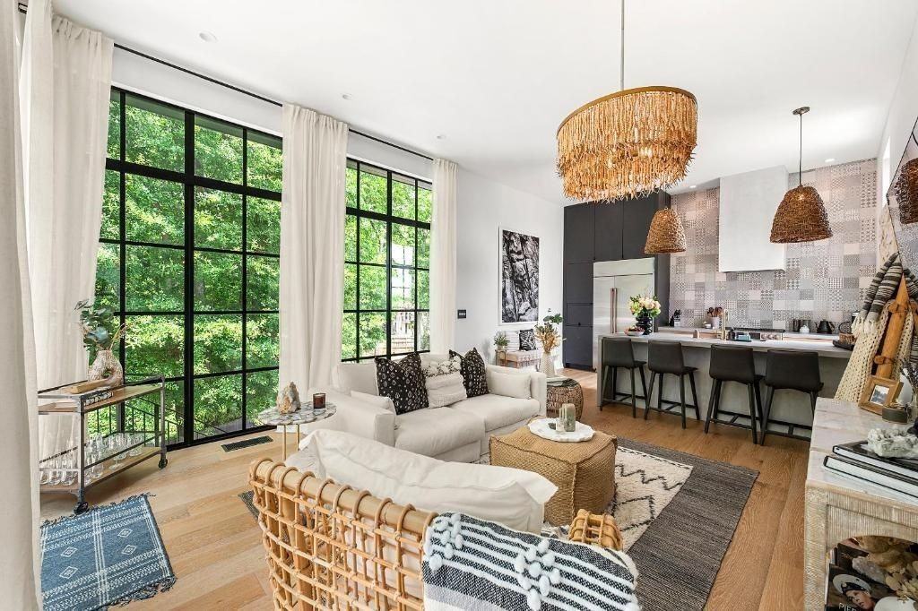 1008 Albion Ave Ne - Photo 4 of 22