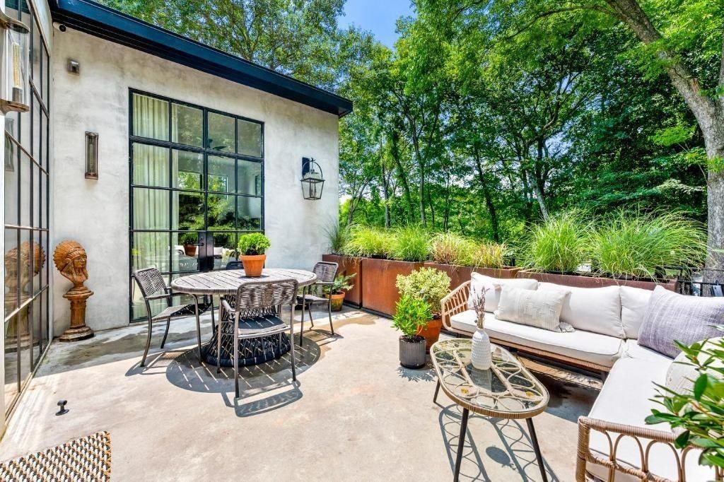 1008 Albion Ave Ne - Photo 7 of 22