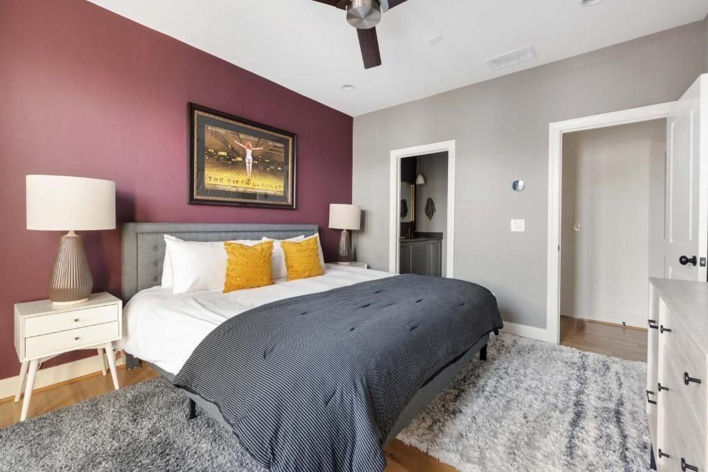 691 Fraser St Se - Photo 2 of 40