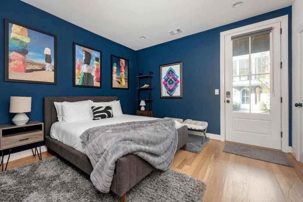 691 Fraser St Se - Photo 3 of 40