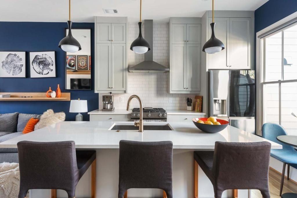 691 Fraser St Se - Photo 6 of 40