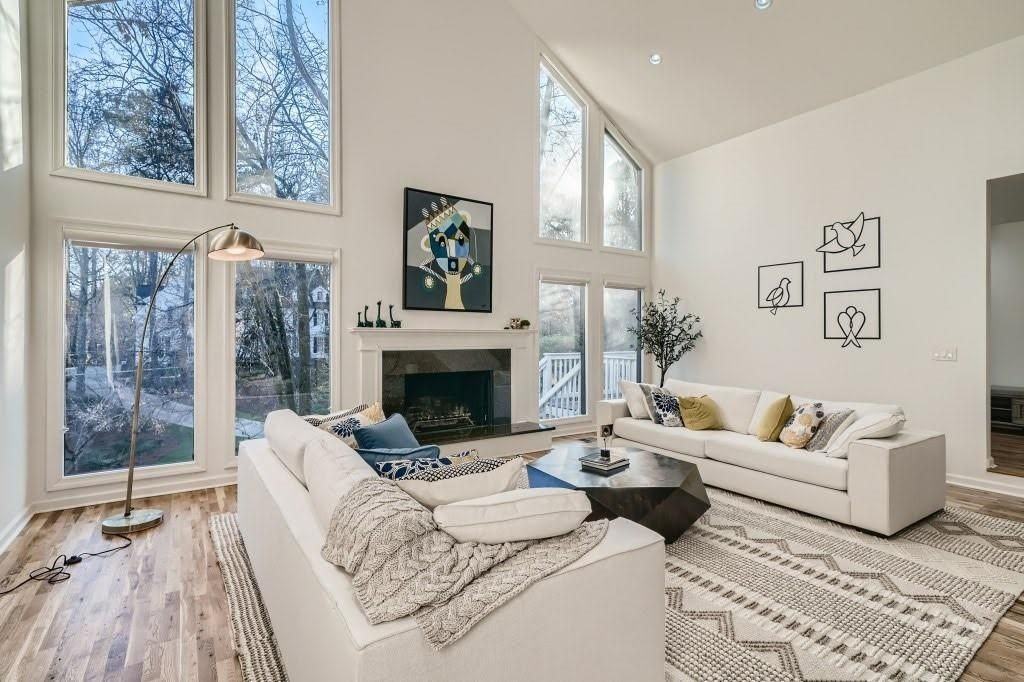 4438 Glengary Dr Ne - Photo 2 of 28