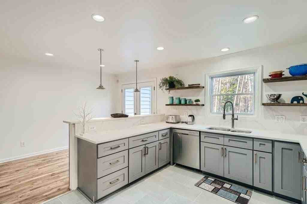 4438 Glengary Dr Ne - Photo 5 of 28