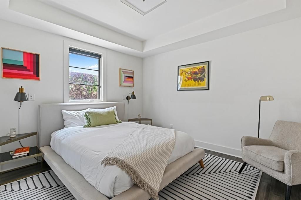 634 Bonaventure Ave Ne ##3 - Photo 3 of 41