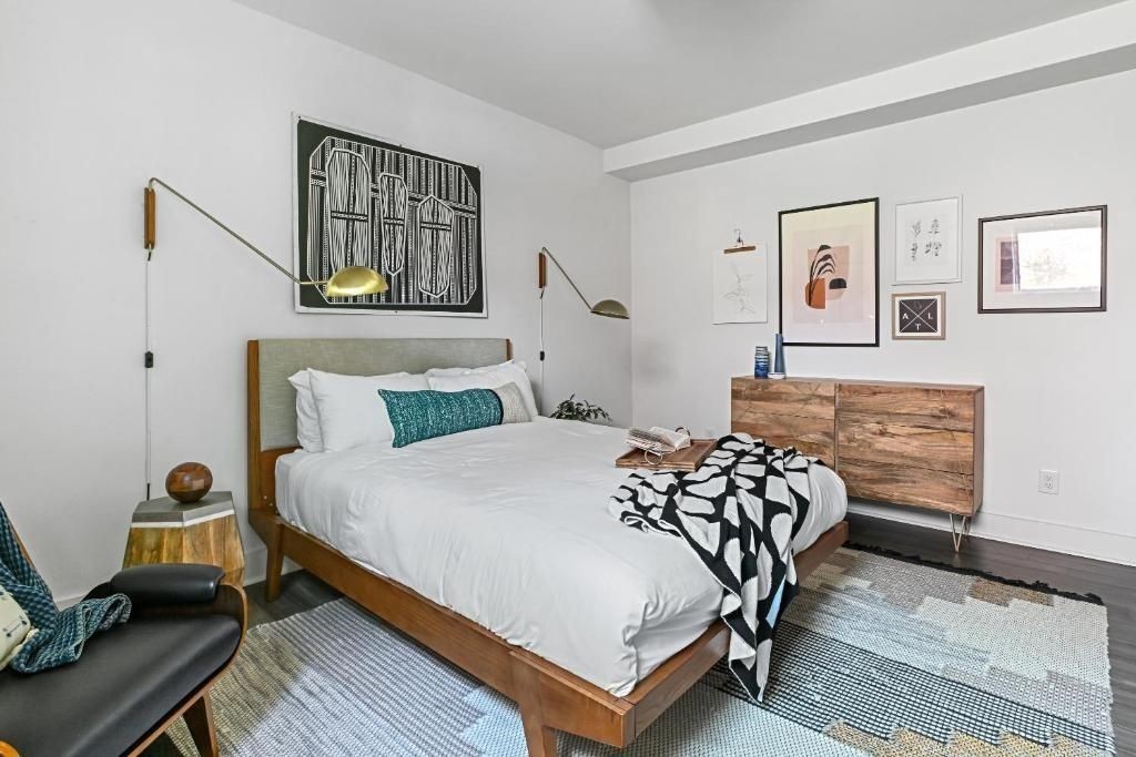 634 Bonaventure Ave Ne ##3 - Photo 4 of 41