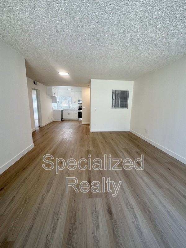 1233 Stanley Ave #3 - Photo 2 of 12