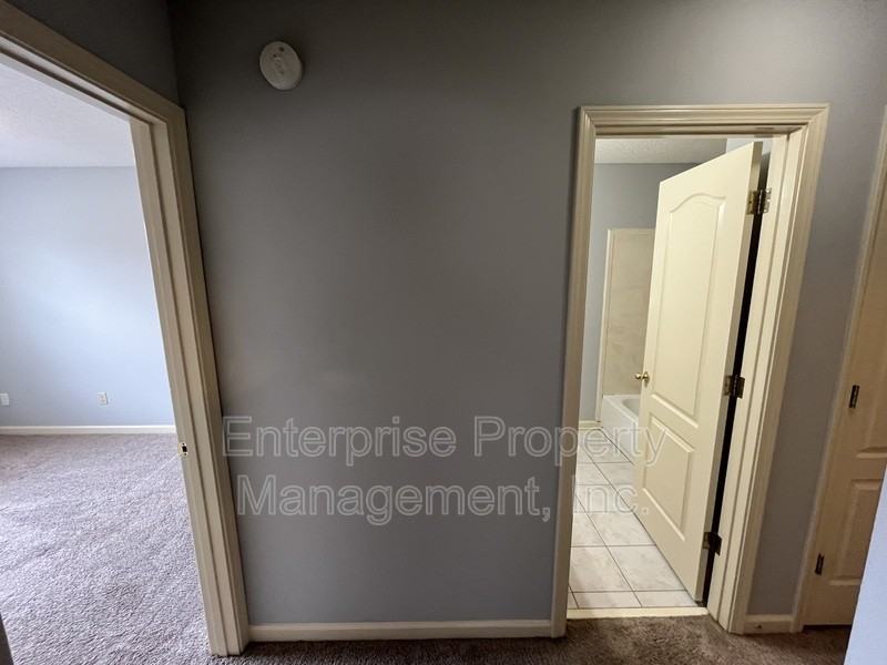 10099 Cross Valley Dr - Photo 5 of 23