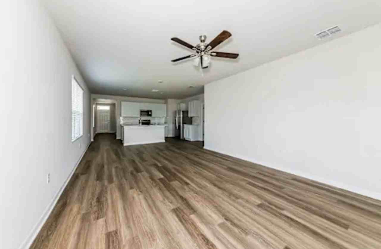 8026 Majestic Palms Ct - Photo 3 of 10