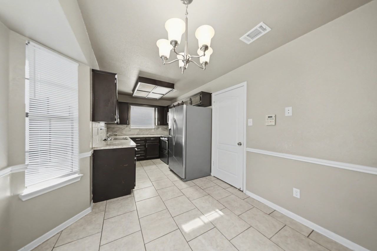 4306 Teal Dr - Photo 5 of 23