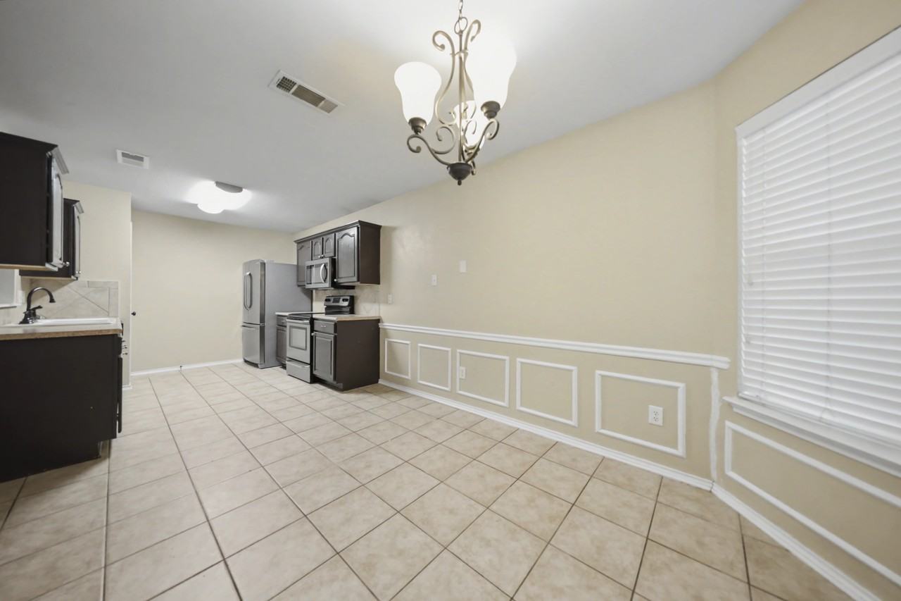 5202 Waltz Ct - Photo 5 of 18