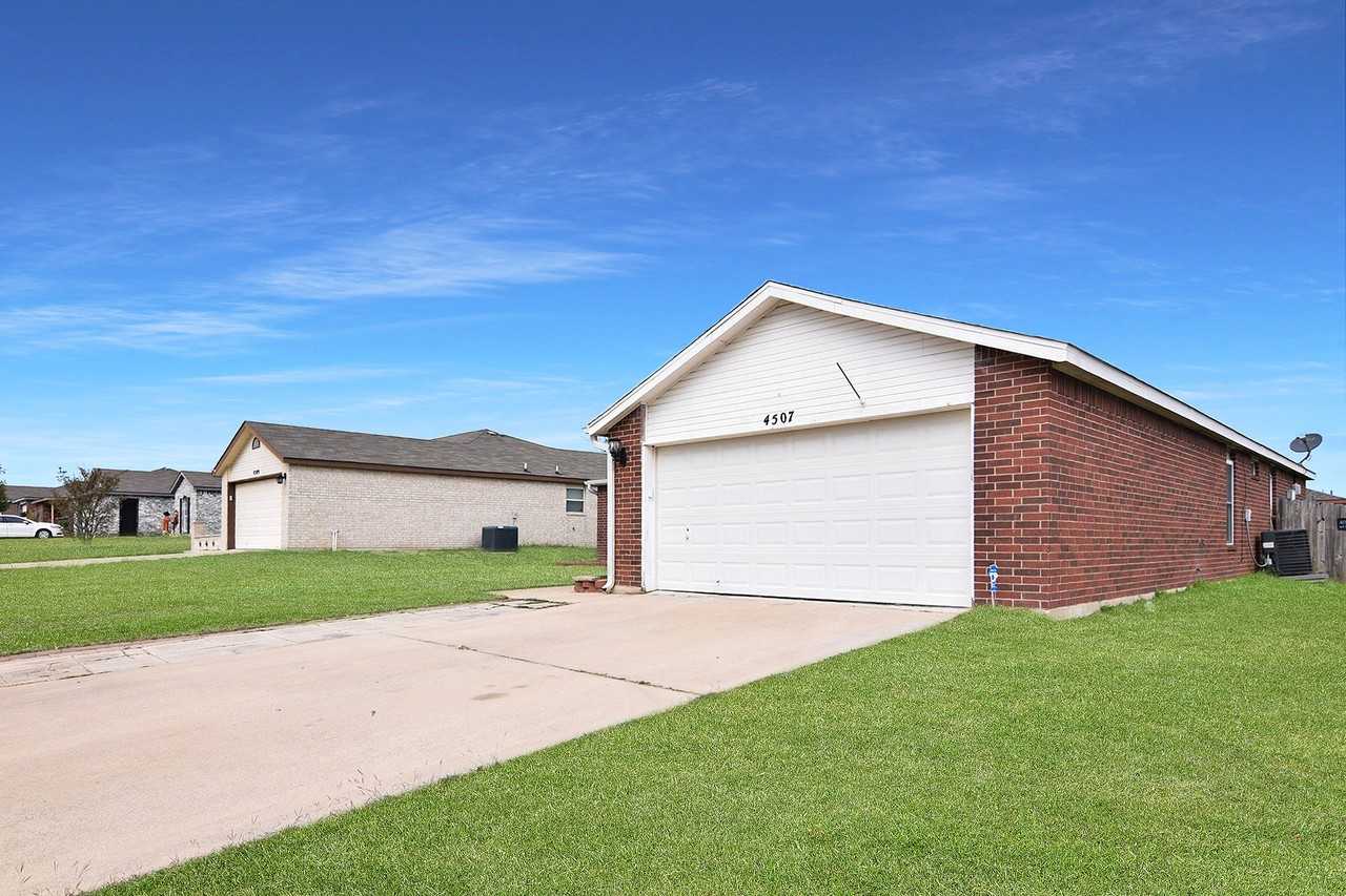 4507 Hank Dr - Photo 2 of 23