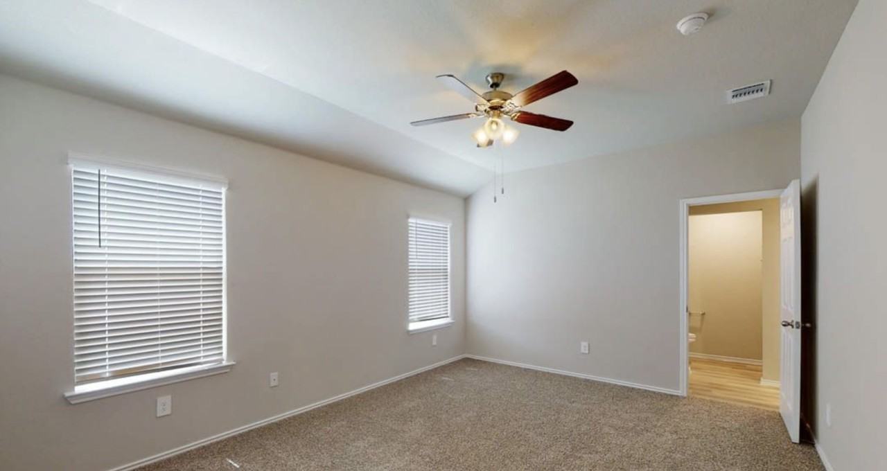 1443 Merritt St - Photo 6 of 12