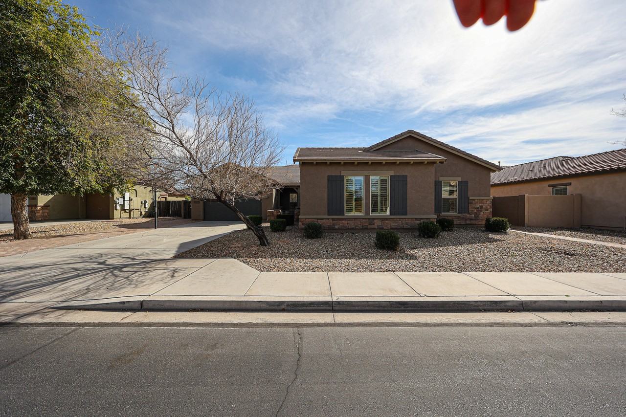 1935 W Sparrow Dr - Photo 2 of 50