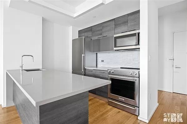 136 E 36th St #7G - Photo 4 of 8