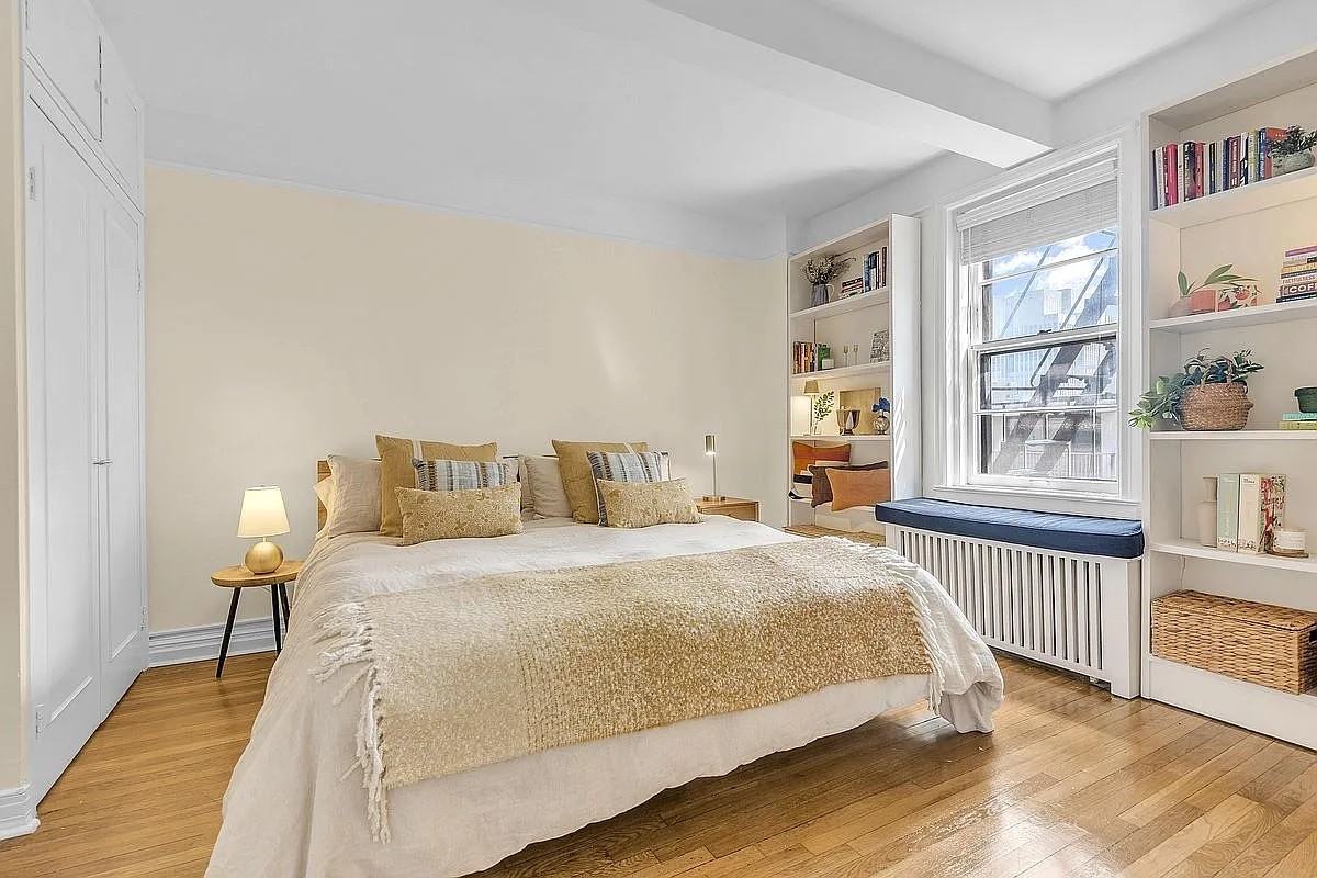 24 Monroe Pl #11B - Photo 4 of 6