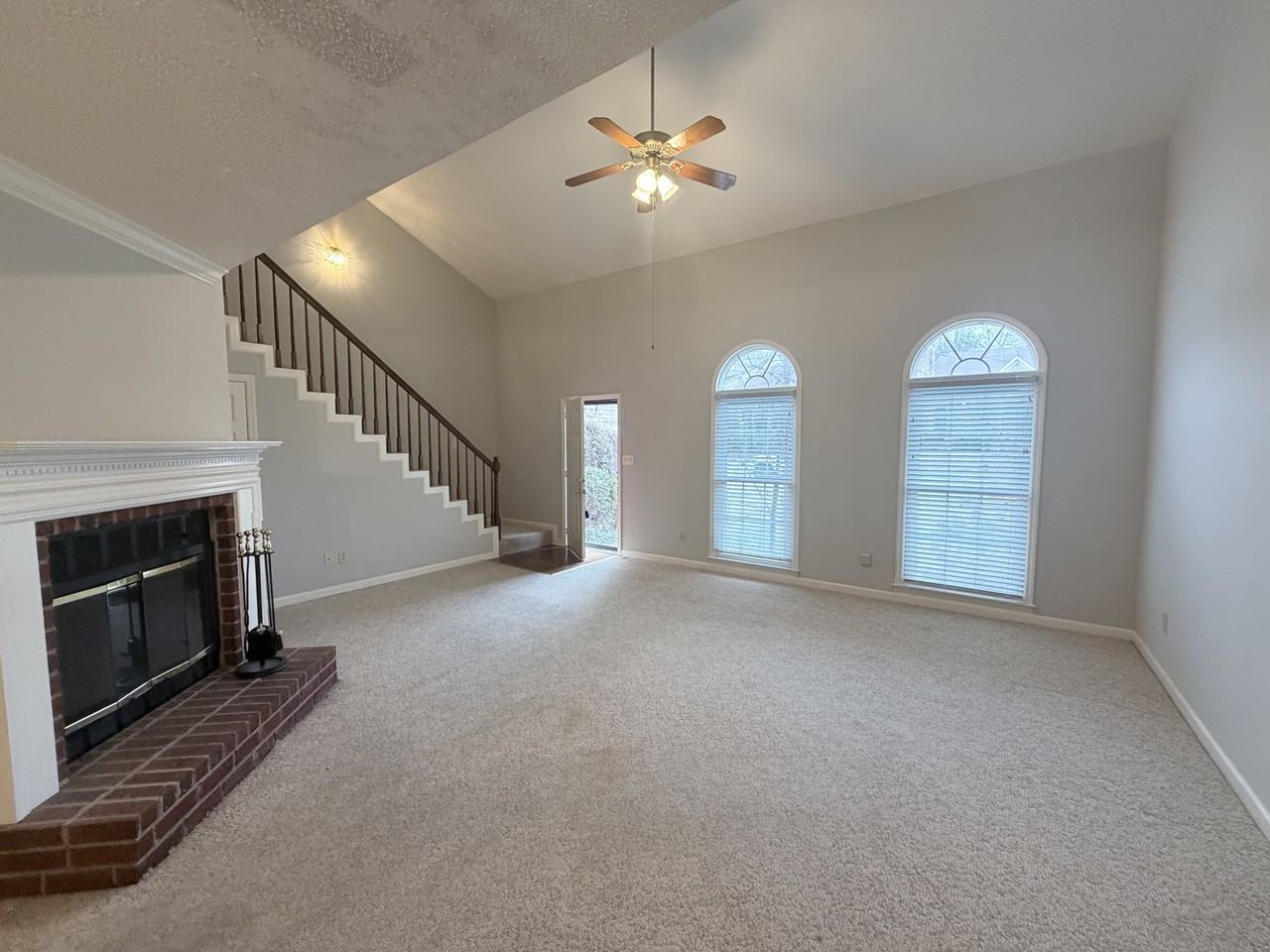 248 W Lake Cir - Photo 2 of 22