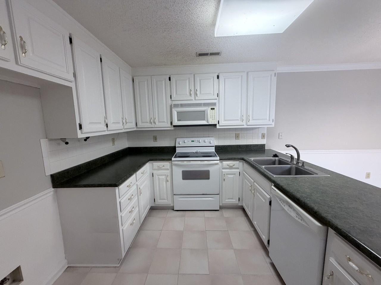 248 W Lake Cir - Photo 6 of 22