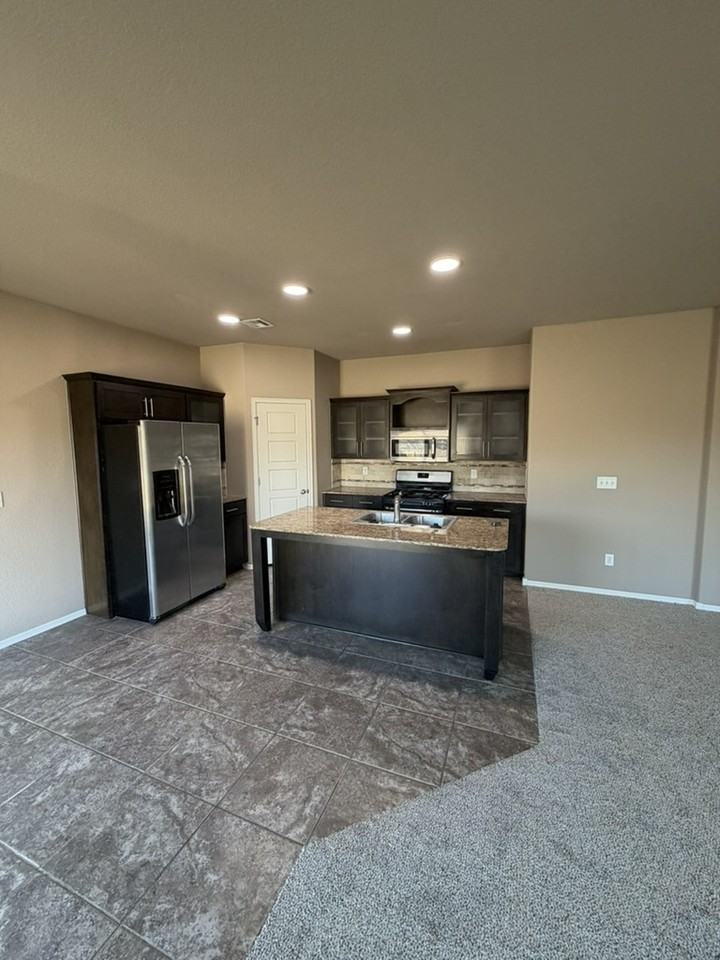 18203 E 41st Pl S - Photo 2 of 10