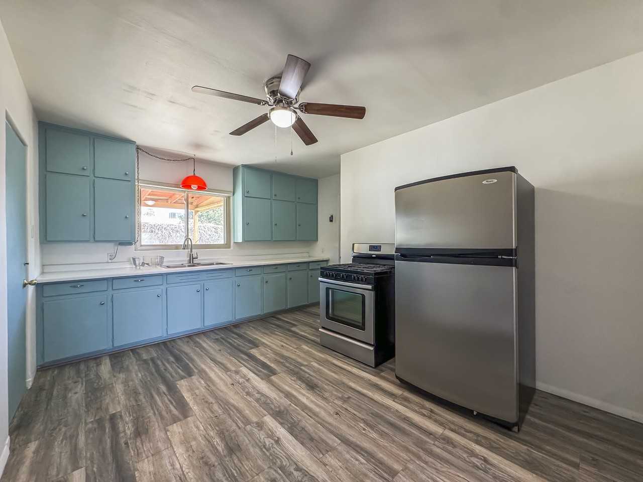 1828 Dakota St Ne - Photo 3 of 21