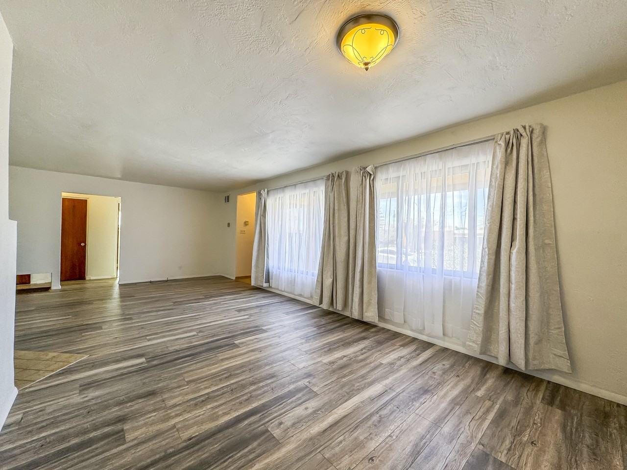 1828 Dakota St Ne - Photo 5 of 21