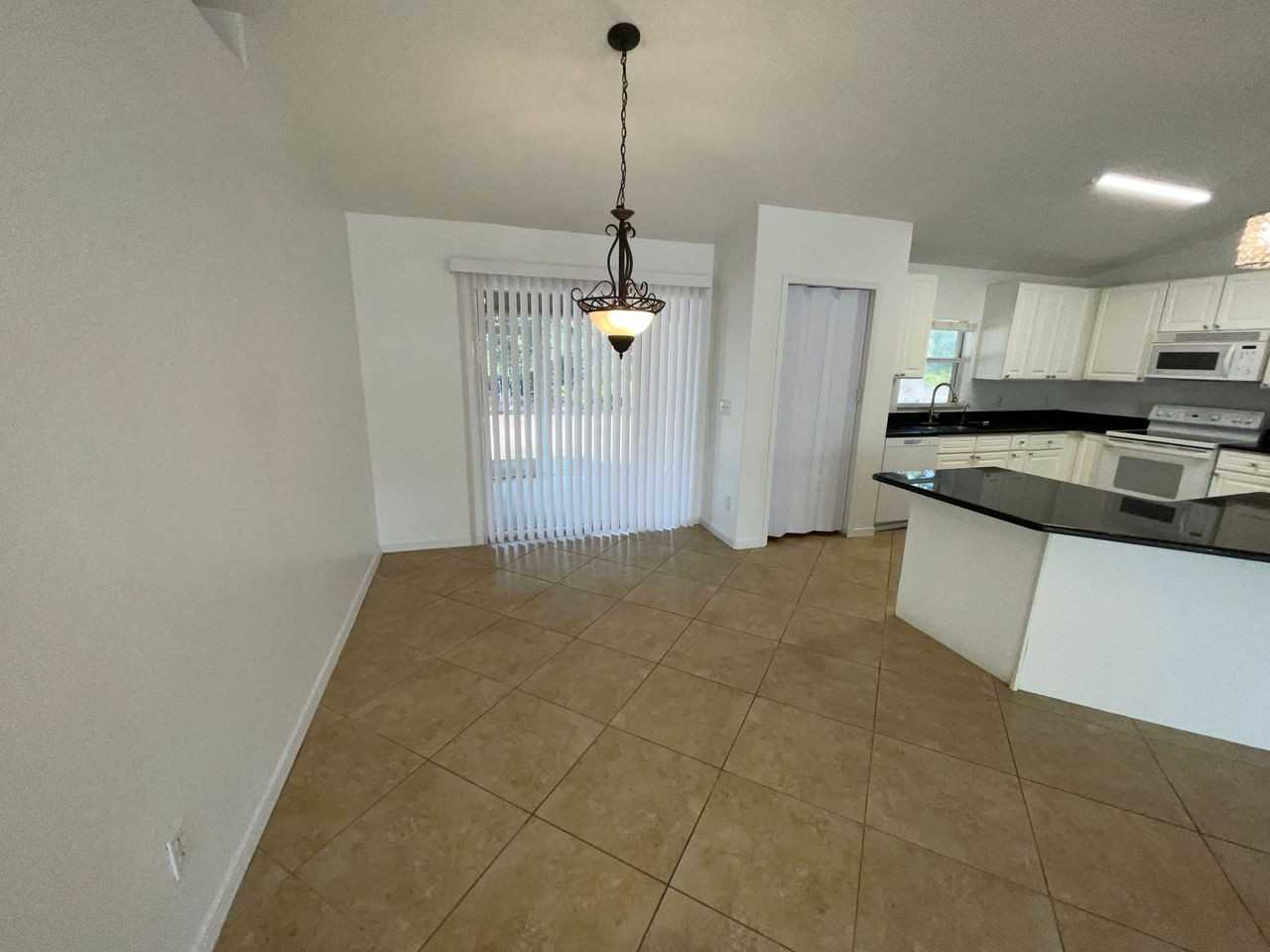 2614 Carol Pl - Photo 4 of 17