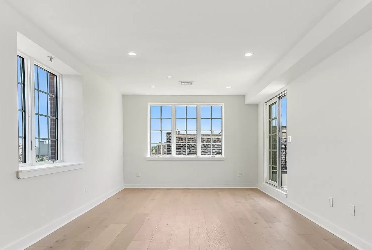 3122 29th St #8 - Photo 5 of 8