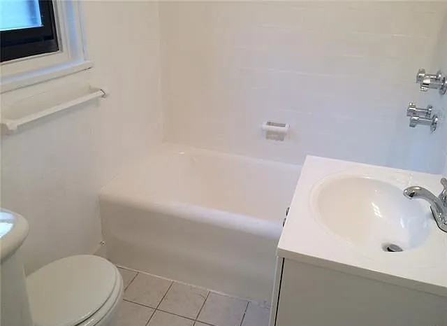 64 Kensington Rd #2D - Photo 6 of 6