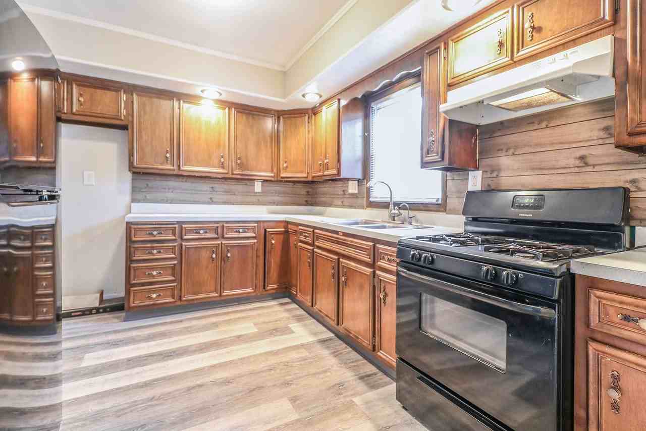 1722 S Brookfield St - Photo 7 of 17