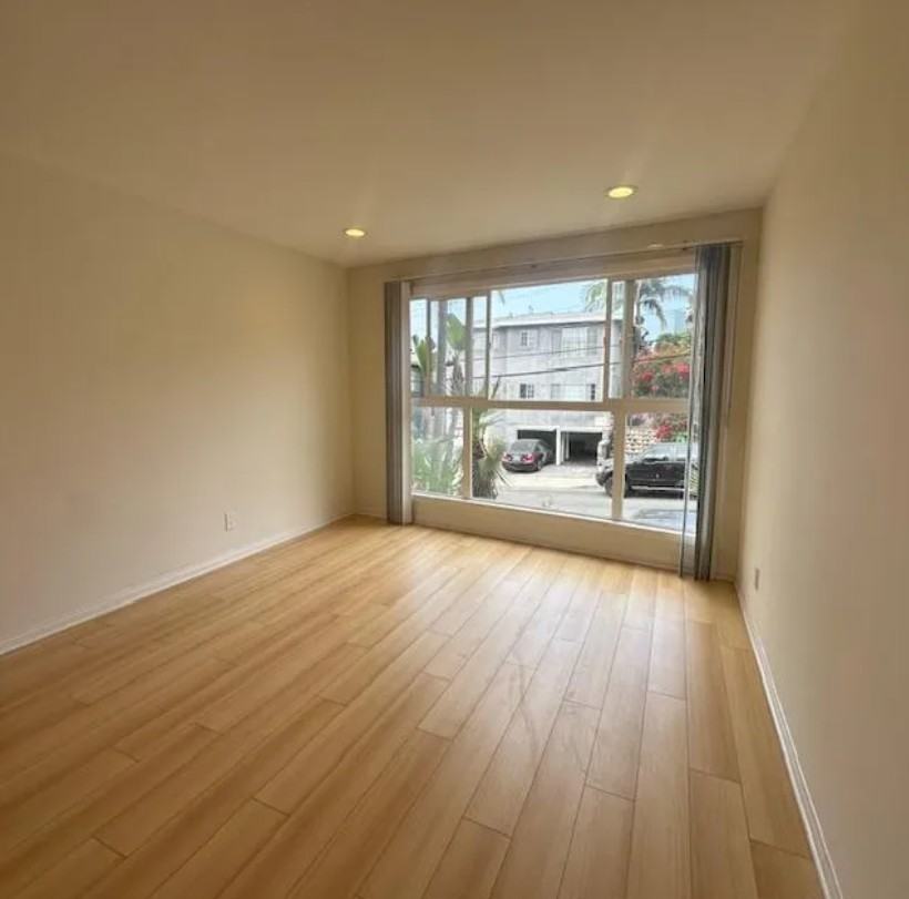 3412 Club Dr #16 - Photo 3 of 13