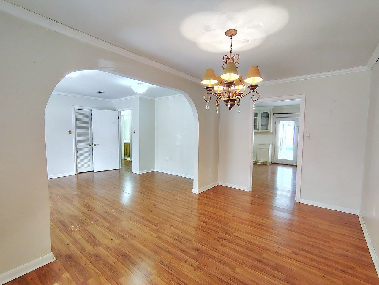 712 Huntindon Rd - Photo 6 of 30