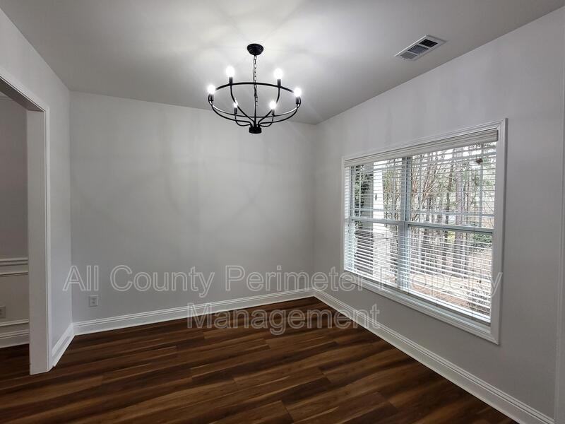 4231 Suwanee Brook Ct - Photo 3 of 22