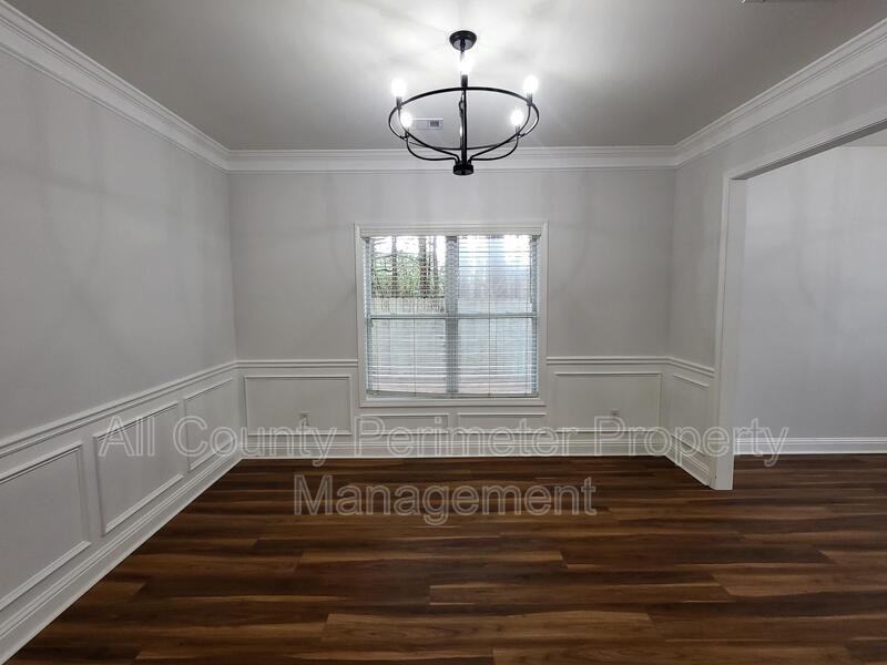 4231 Suwanee Brook Ct - Photo 4 of 22