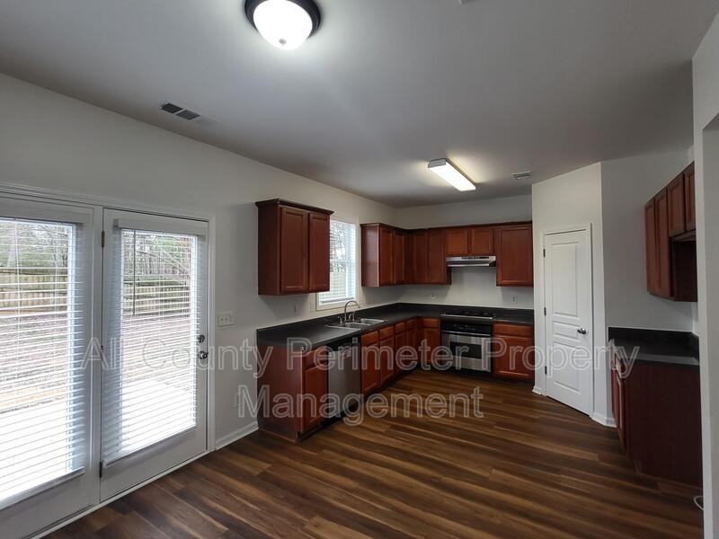 4231 Suwanee Brook Ct - Photo 5 of 22