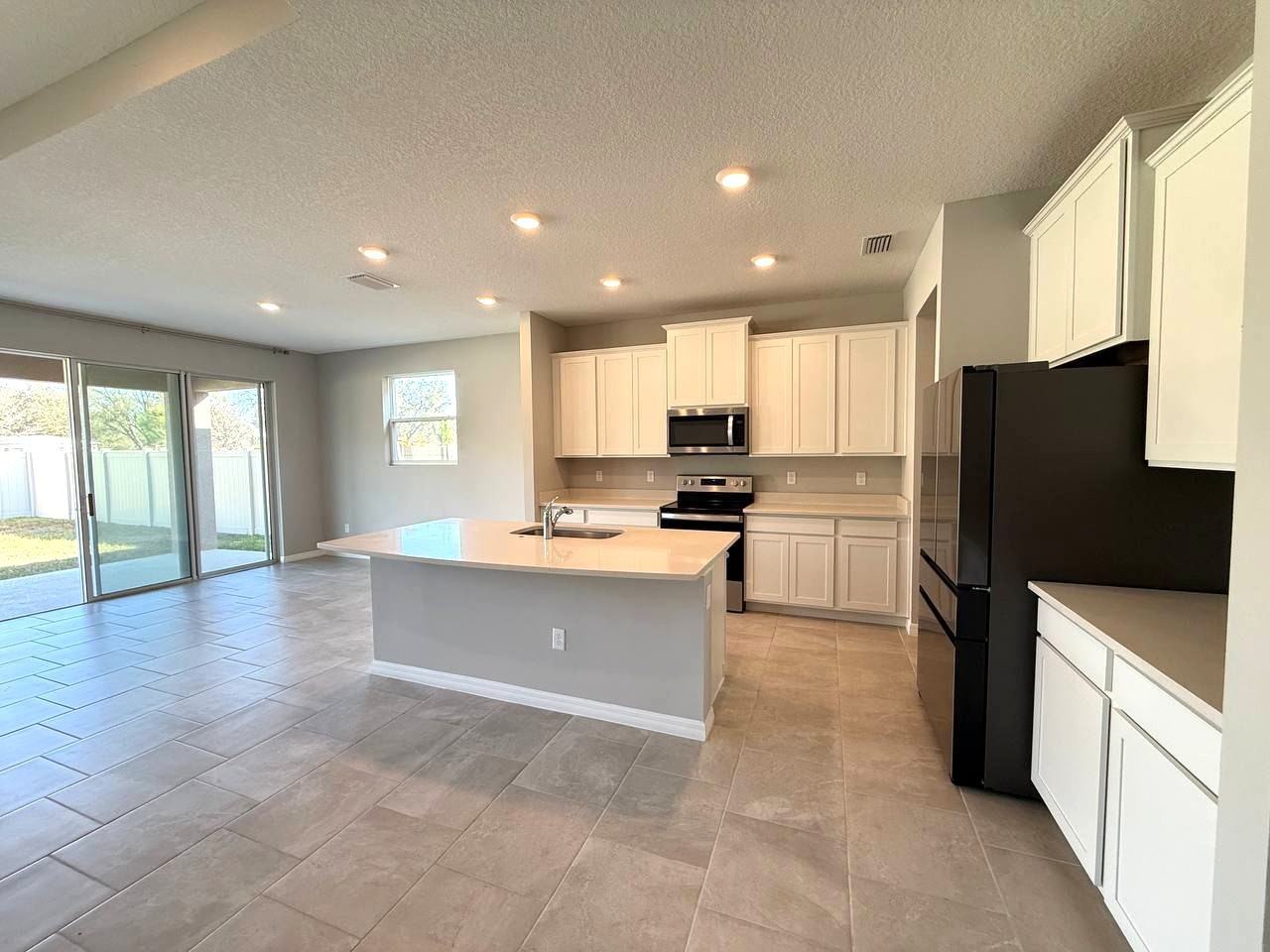 7724 Broad River Ave - Photo 4 of 37