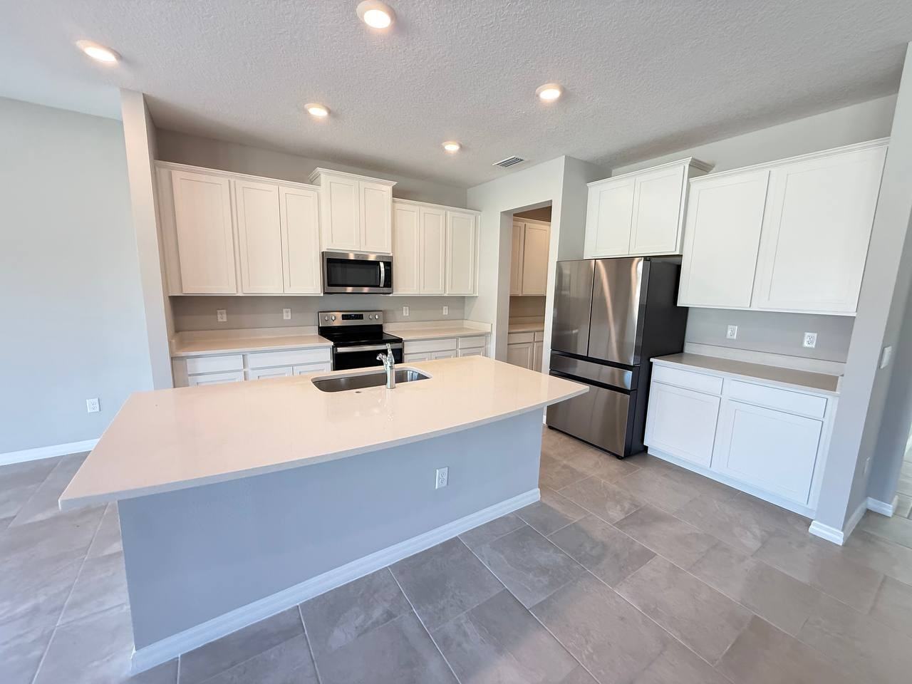 7724 Broad River Ave - Photo 5 of 37