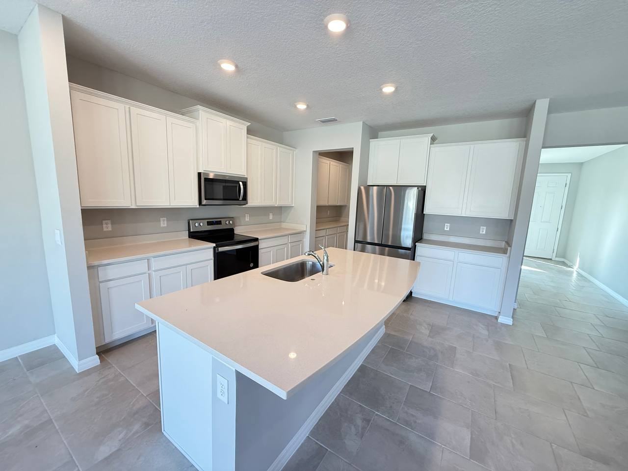 7724 Broad River Ave - Photo 6 of 37