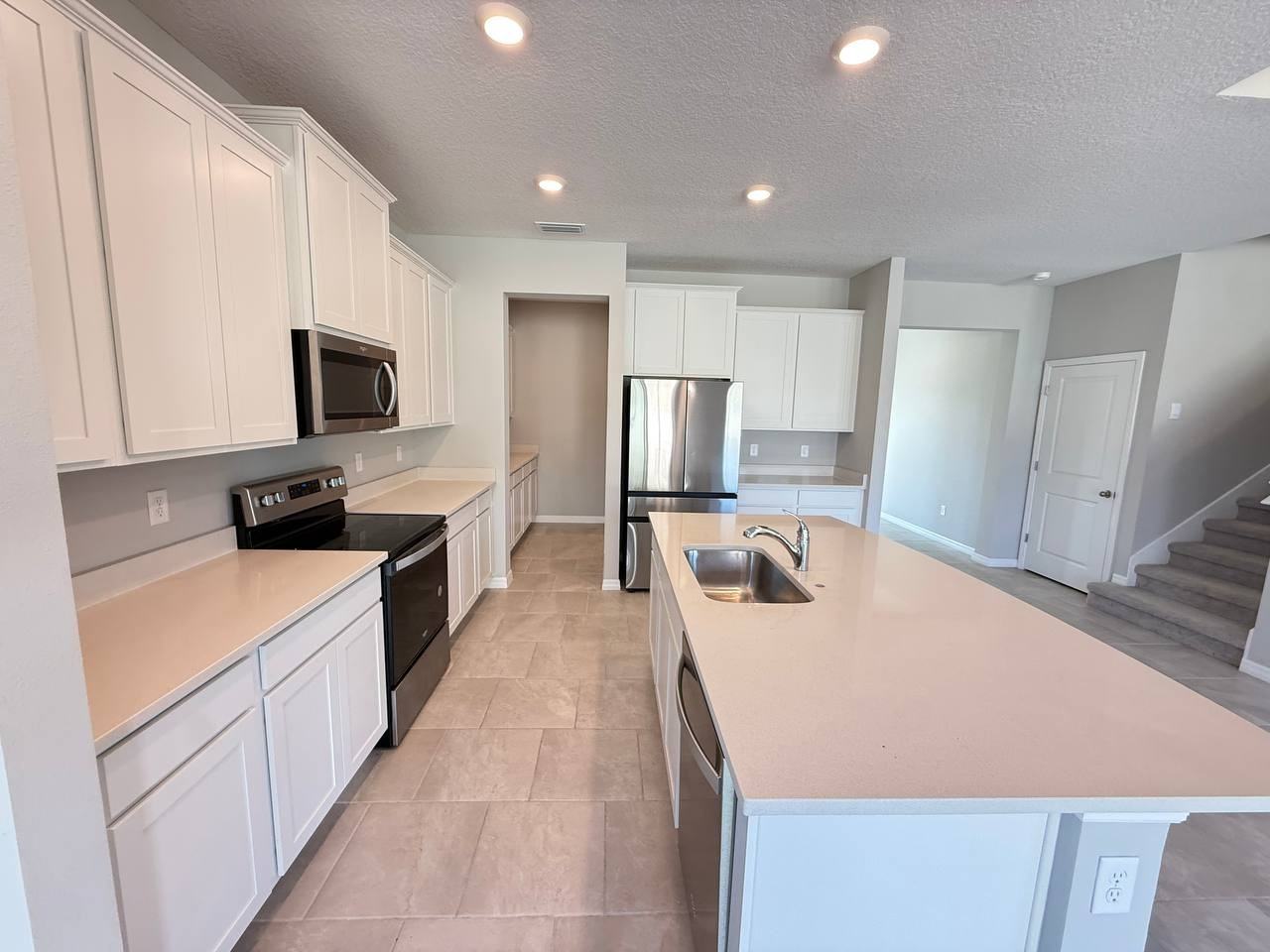 7724 Broad River Ave - Photo 7 of 37