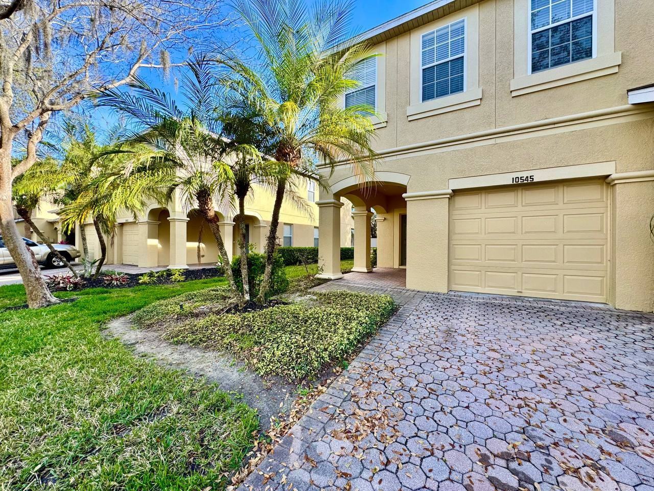 10545 Shady Falls Ct - Photo 2 of 36