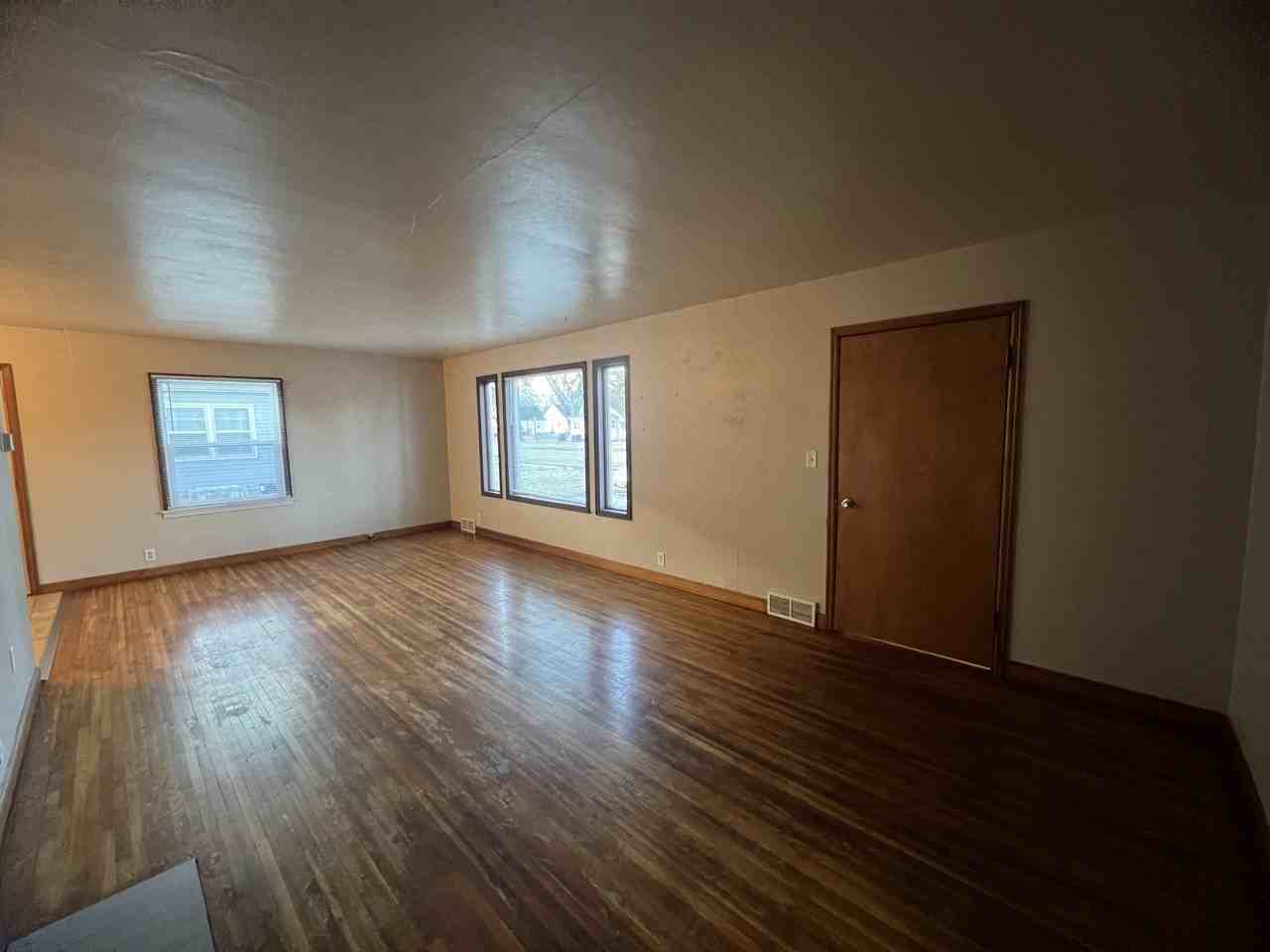 1315 5th Ave S - Photo 2 of 25