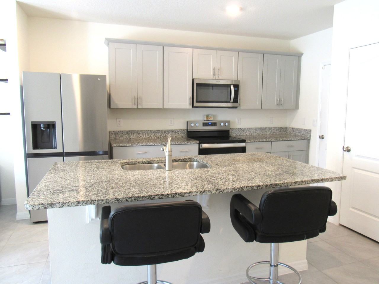 3 Bella Lago Cir - Photo 4 of 17