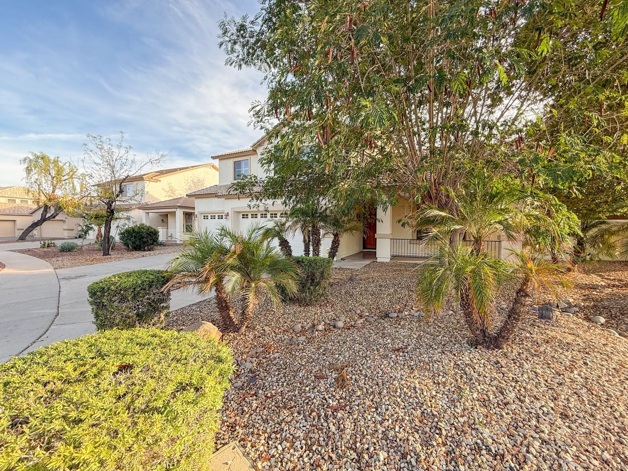 10445 W Windsor Ave - Photo 4 of 50