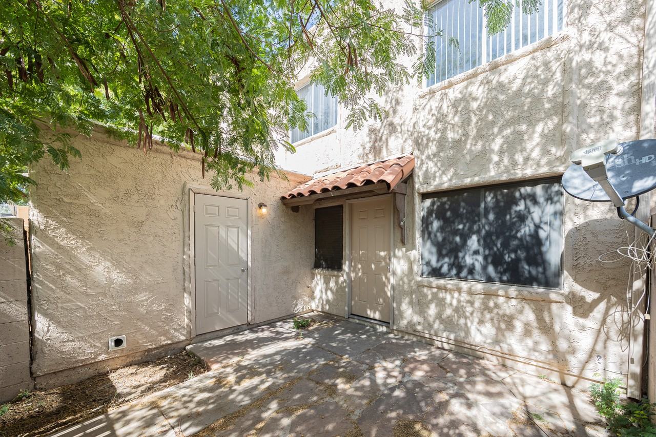 4260 N 67th Dr - Photo 5 of 16