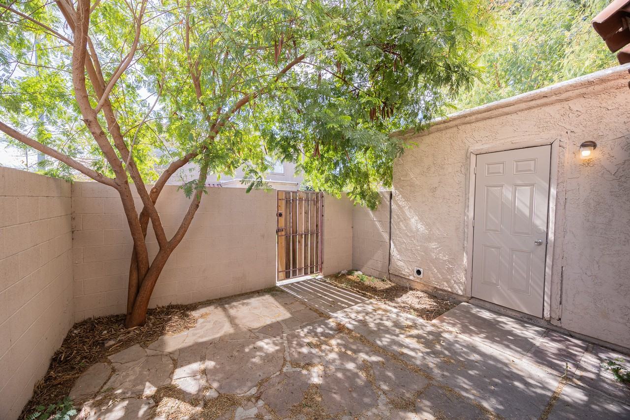 4260 N 67th Dr - Photo 6 of 16