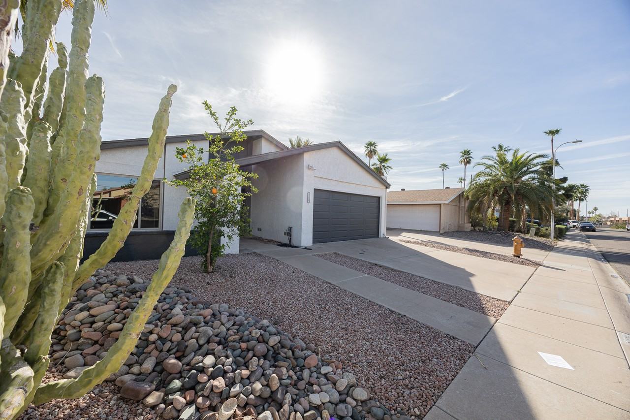 2229 N 87th Way - Photo 3 of 27