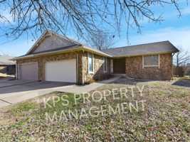 featured image of 624 N Tanglewood Rd