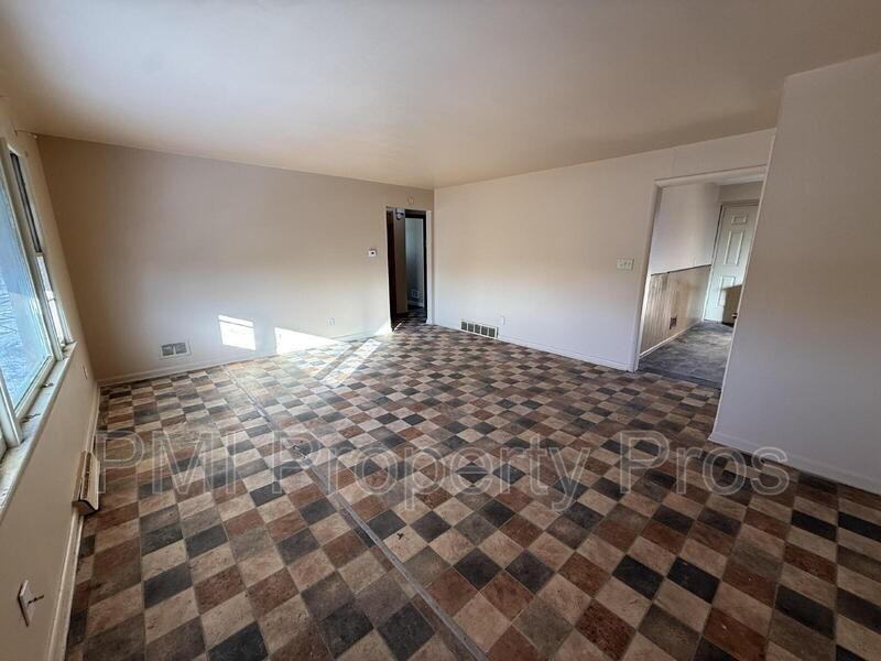 5140 N 84th St - Photo 3 of 5