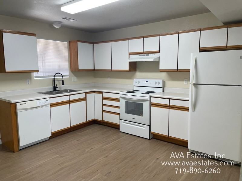 729 E Laporte Dr - Photo 5 of 13